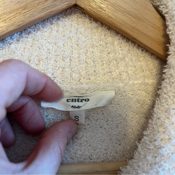 Entro Shift the Focus Button Front Cardigan Sweater Ivory Small Oversized Cozy - Picture 4 of 9